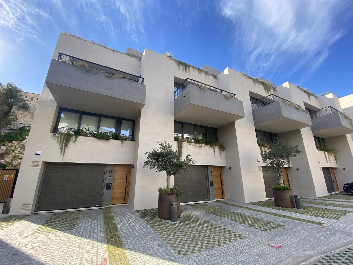 Image of House - 5 Bedrooms - 6 Bathrooms for Sale in North Gorge-Gibraltar, Image 6